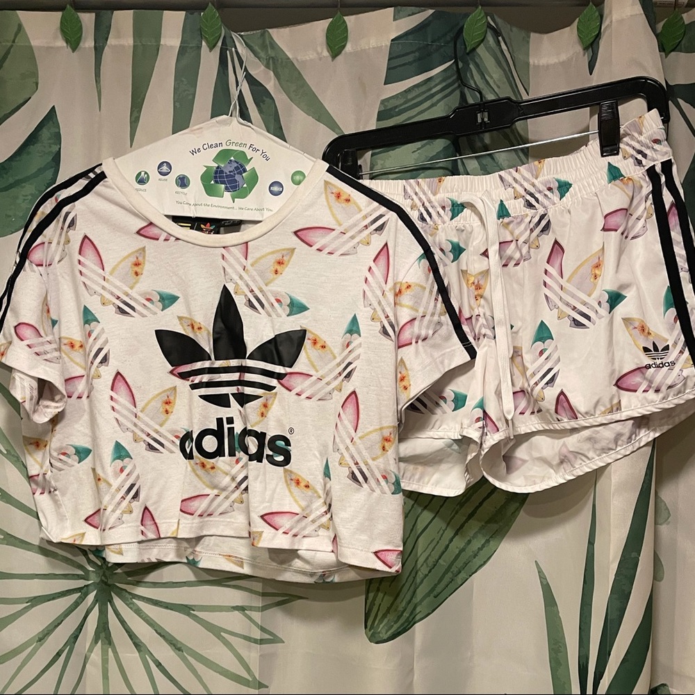 Real cute colorful graphic adidas short set